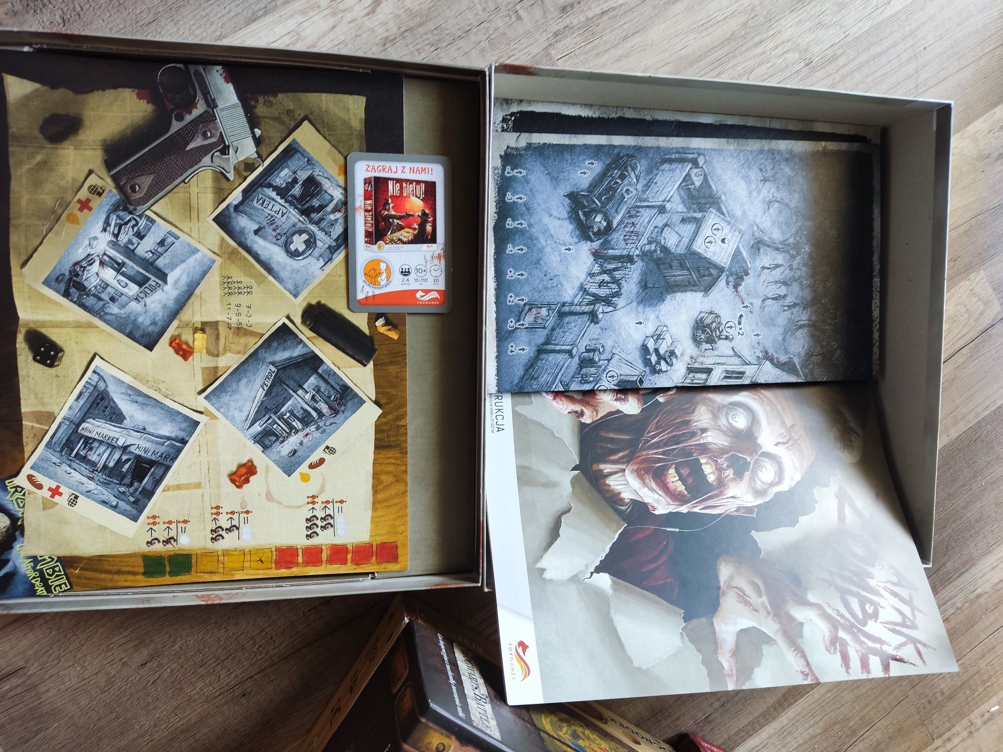 Atak Zombie gra planszowa foxgames