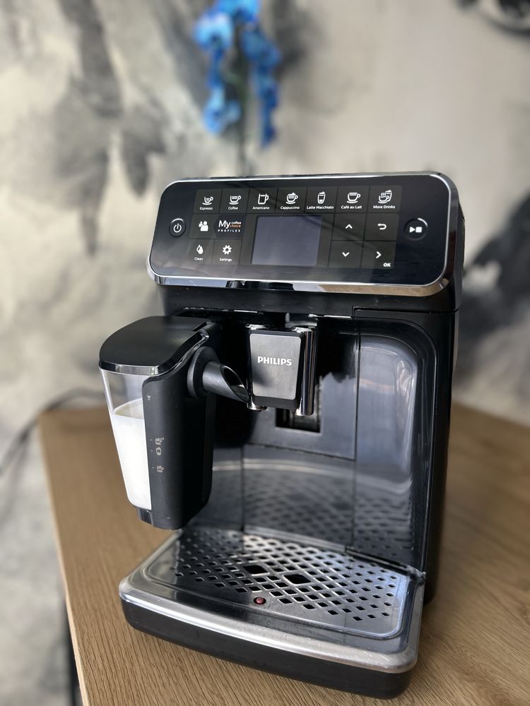 Ekspres ciśnieniowy PHILIPS Series 4300 LatteGo EP4341/50