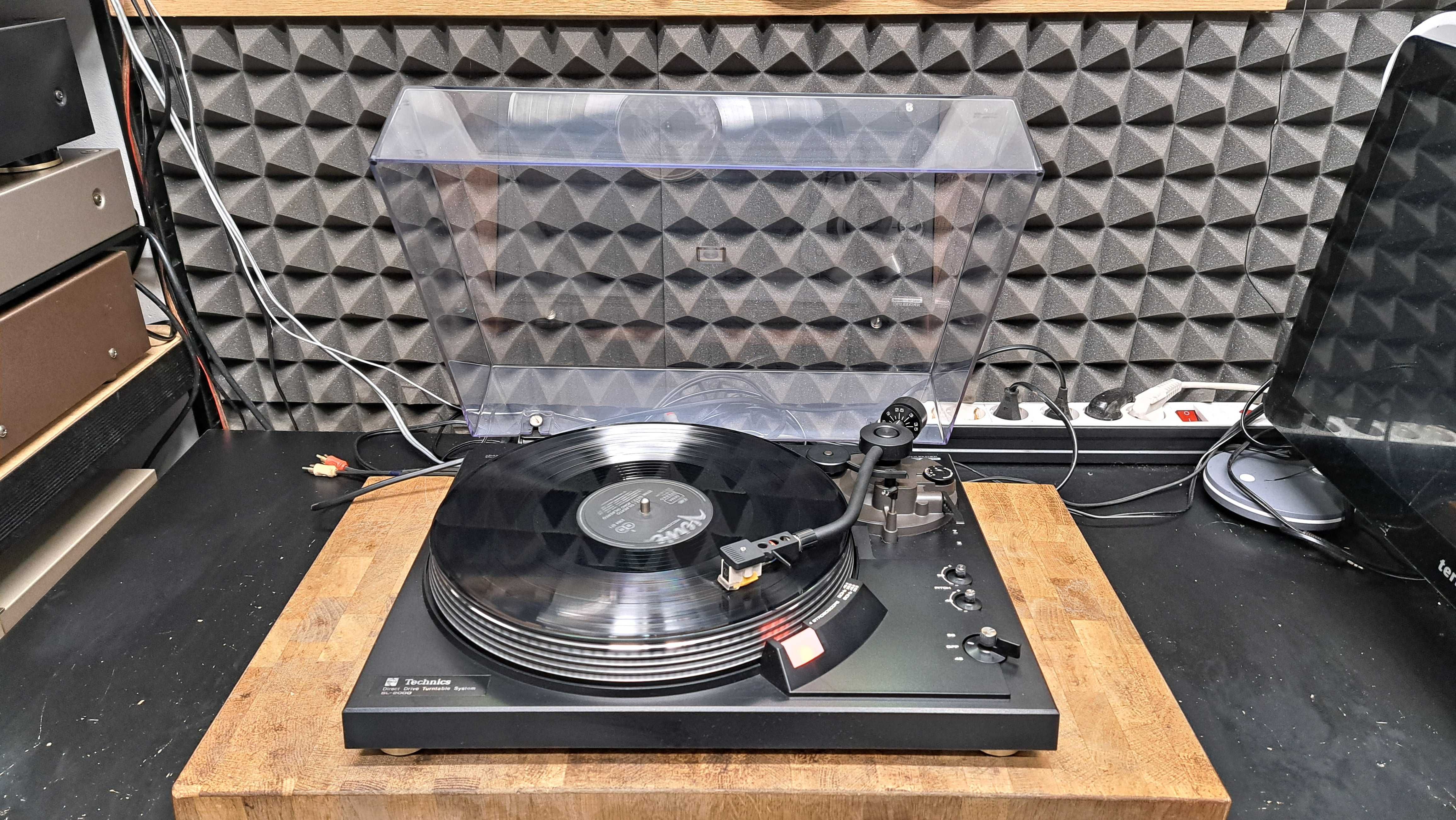 Gramofon Technics SL-2000