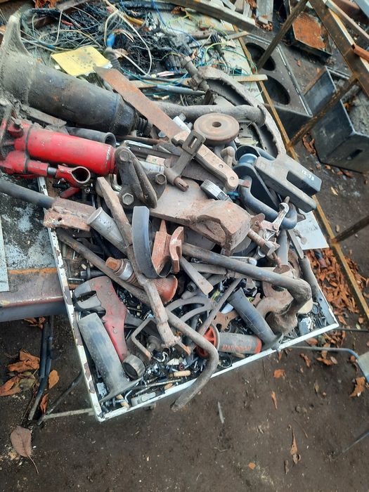 Інструменти різні