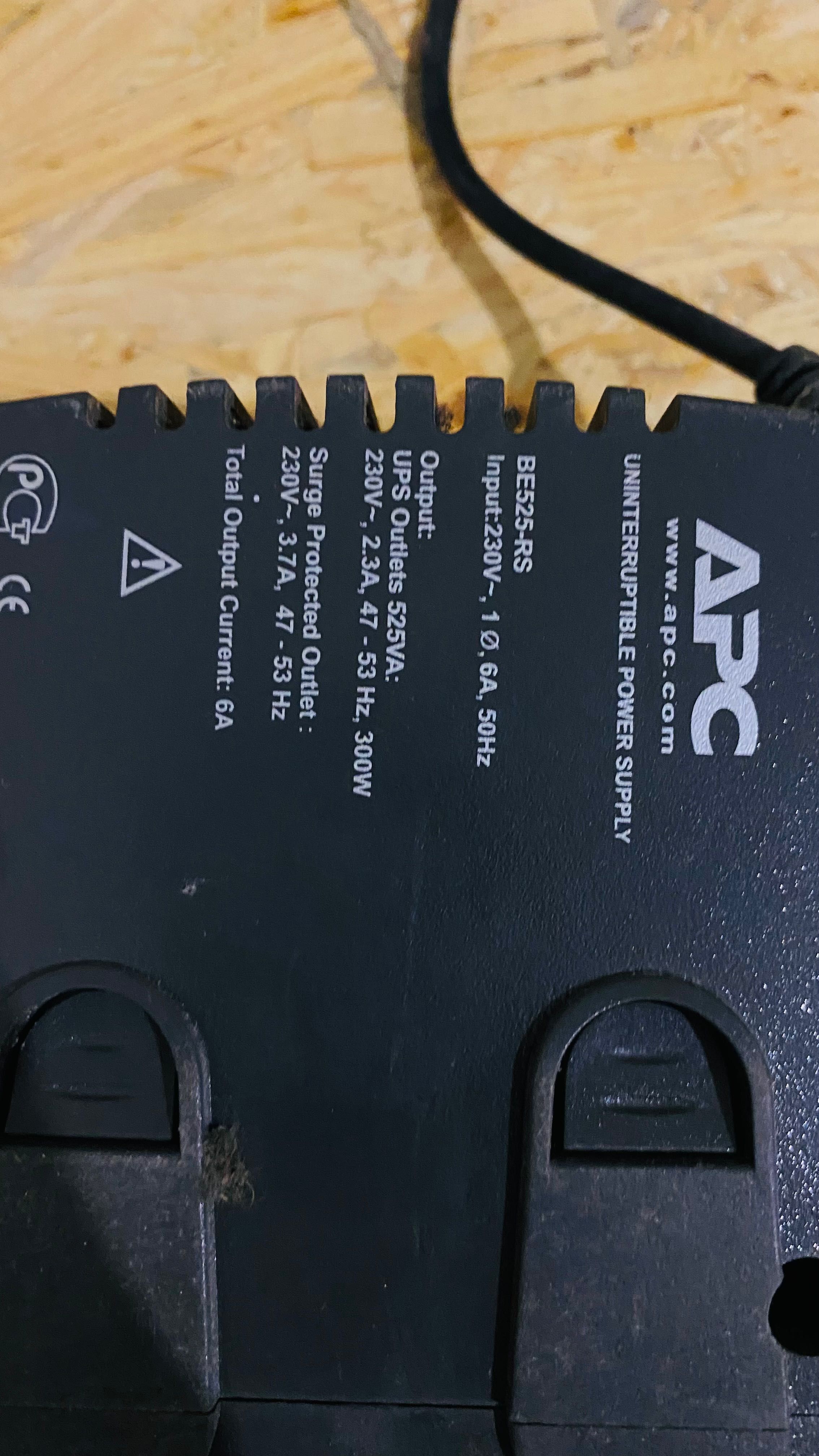 Бесперебойник apc es 525