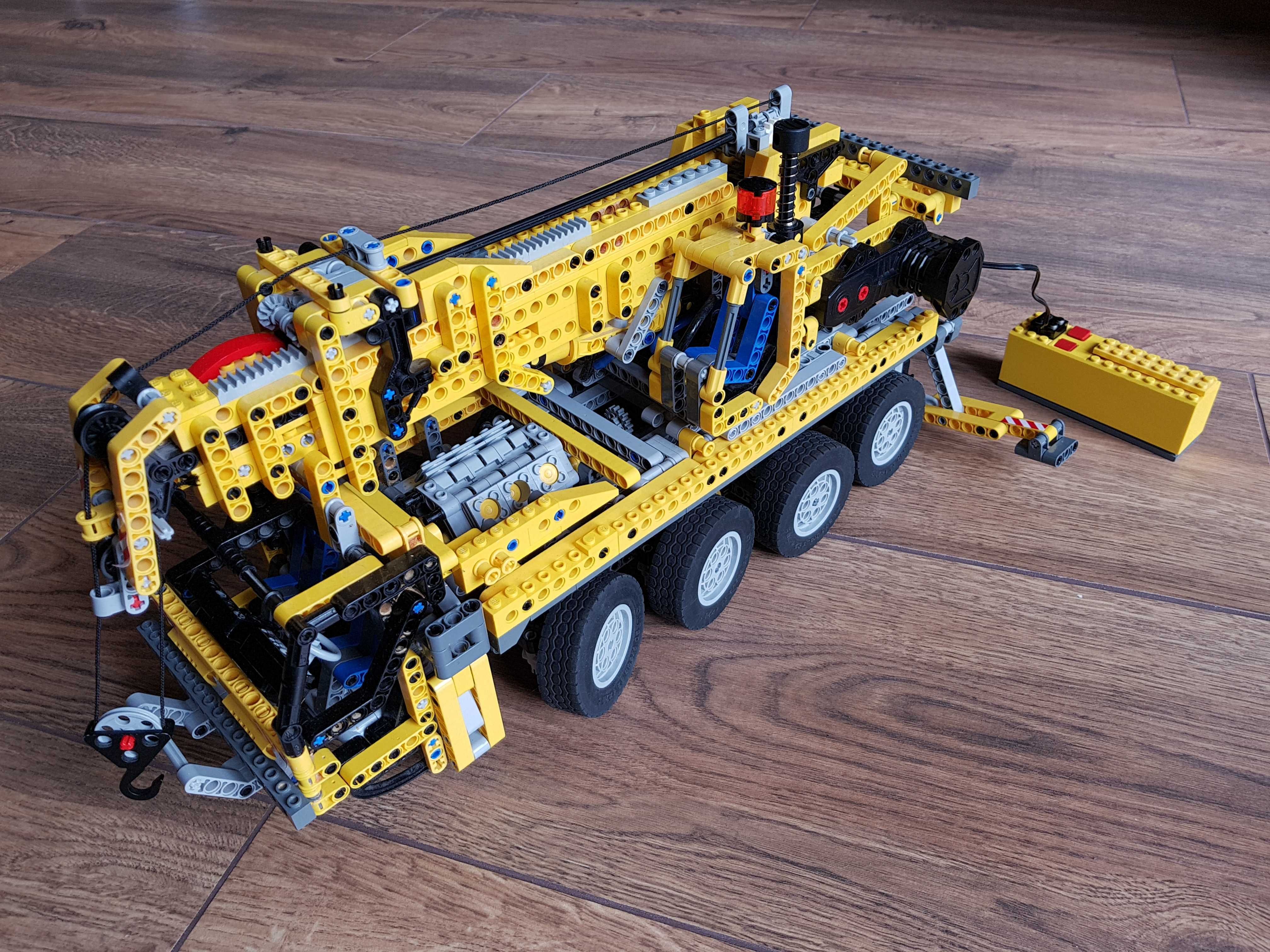 LEGO technic 8421 - Dźwig Żuraw
