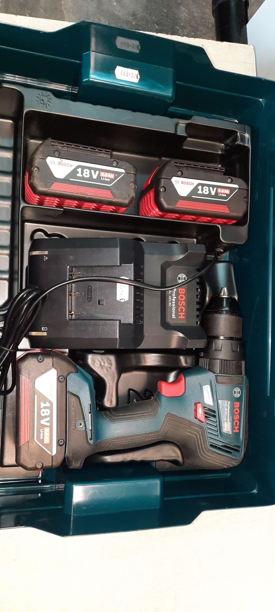 Aparafusadora Bosch GSB18-55 com martelo