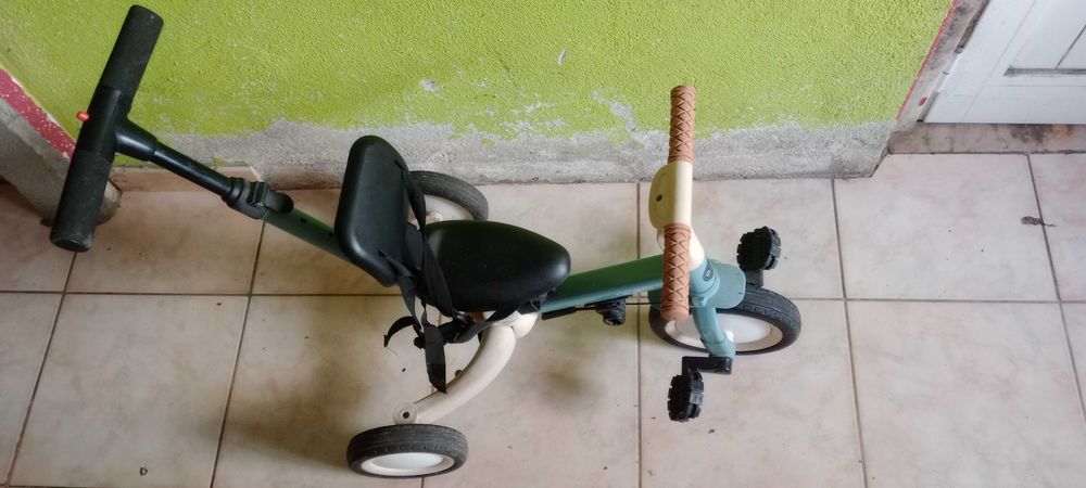 Bicicleta Triciclo marca Gyro para crianças de 2 a 5 anos