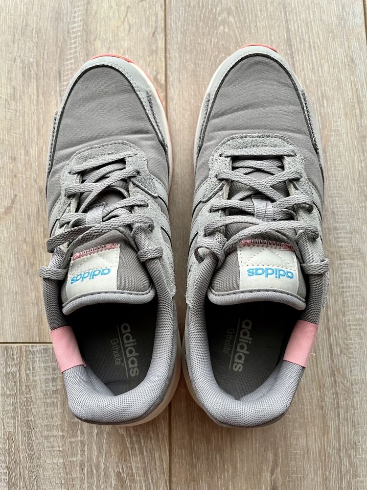 Buty Adidas w stylu vintage