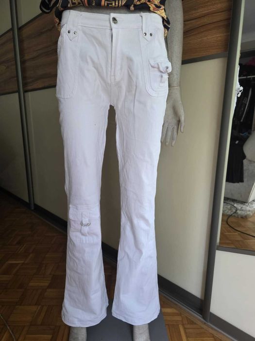 Spodnie damskie dzwony w kolorze białym