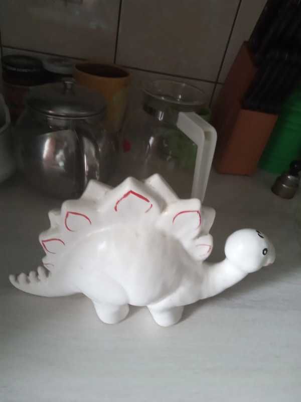 porcelanowy dinozaur