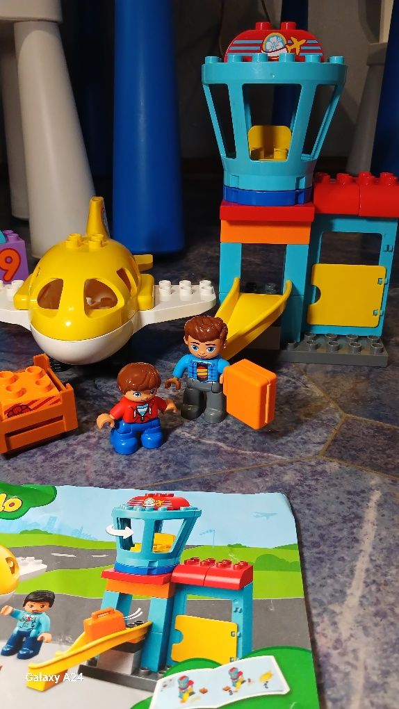 Набори lego duplo гусениця,потяг і аеропорт