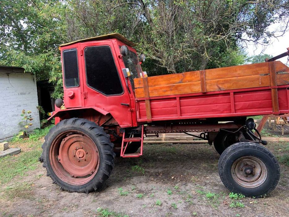 Трактор Т 16-М в робочому стані