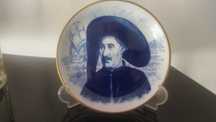 Prato de porcelana com o busto do Infante D.Henrique