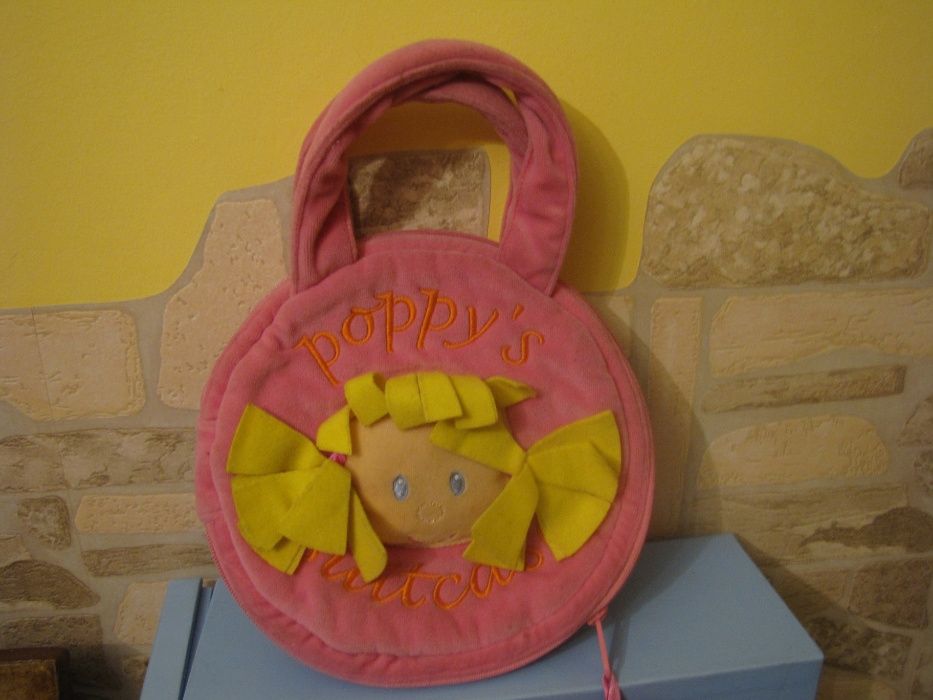 różowa torebka dla dziewczynki, poppy's suitcase,