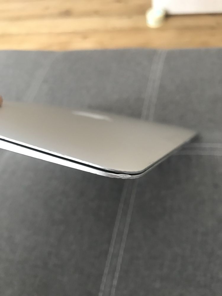 Макбук Apple Air 11.6 8gb 128 ssd  early 2014