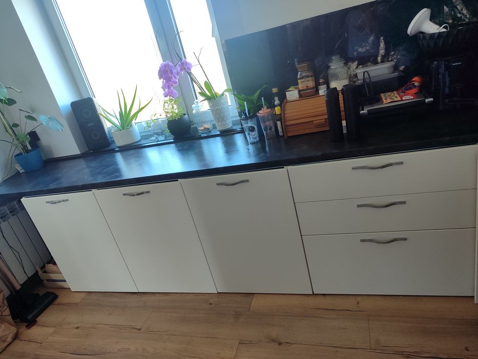 Kuchnia biała z zlewem