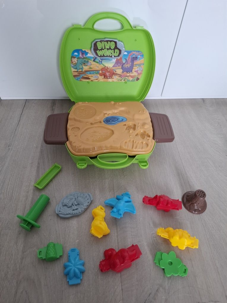Ciastolina Świat Dinozaurów w walizce