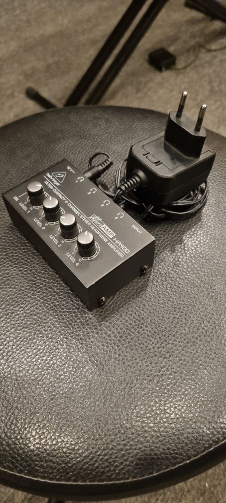 Wzmacniacz słuchawkowy HA400 Behringer + zasilacz