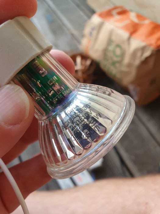 Żarówka LED OSRAM 40mA 36 stopni 4,3W 3000K