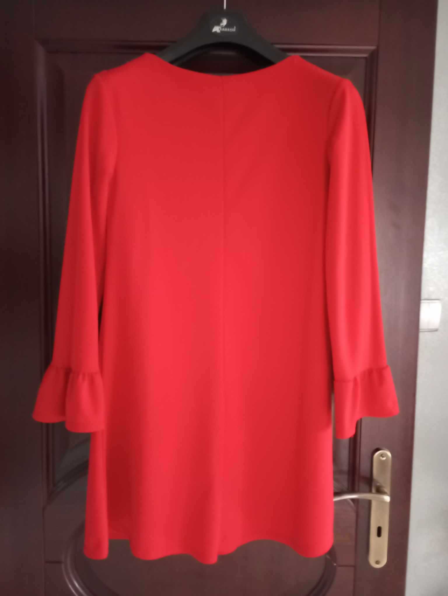 Elegancka Czerwona sukienka bardzo szykowna w rozmiarze M/L