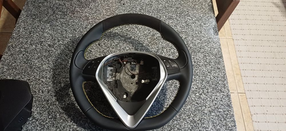 Volante Alfa Giulietta Mito Quadrifoglio