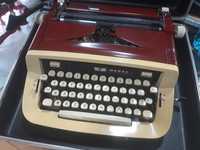 Máquina de escrever Nessa,com mala.