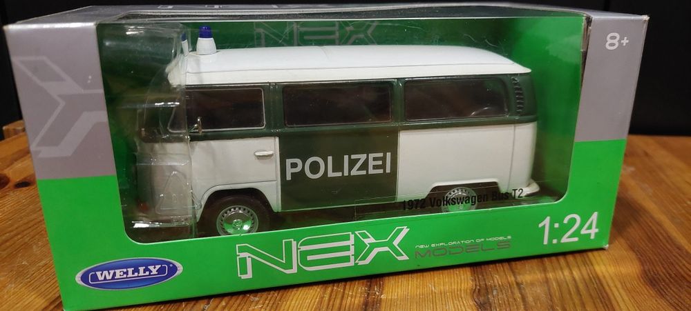 Model 1:24 Volkswagen Vw Transporter T2 Polizei Welly