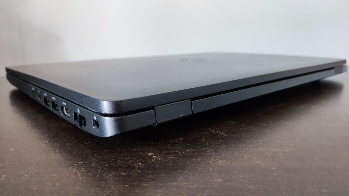 Portátil Dell Precision 3450 i5-8265U|16GB|M2 256GB|15.6"|Radeon Pro