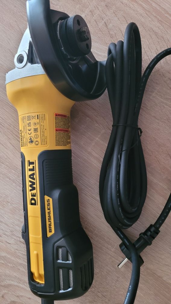 Szlifierka DeWalt DWE4369 QS  1700W