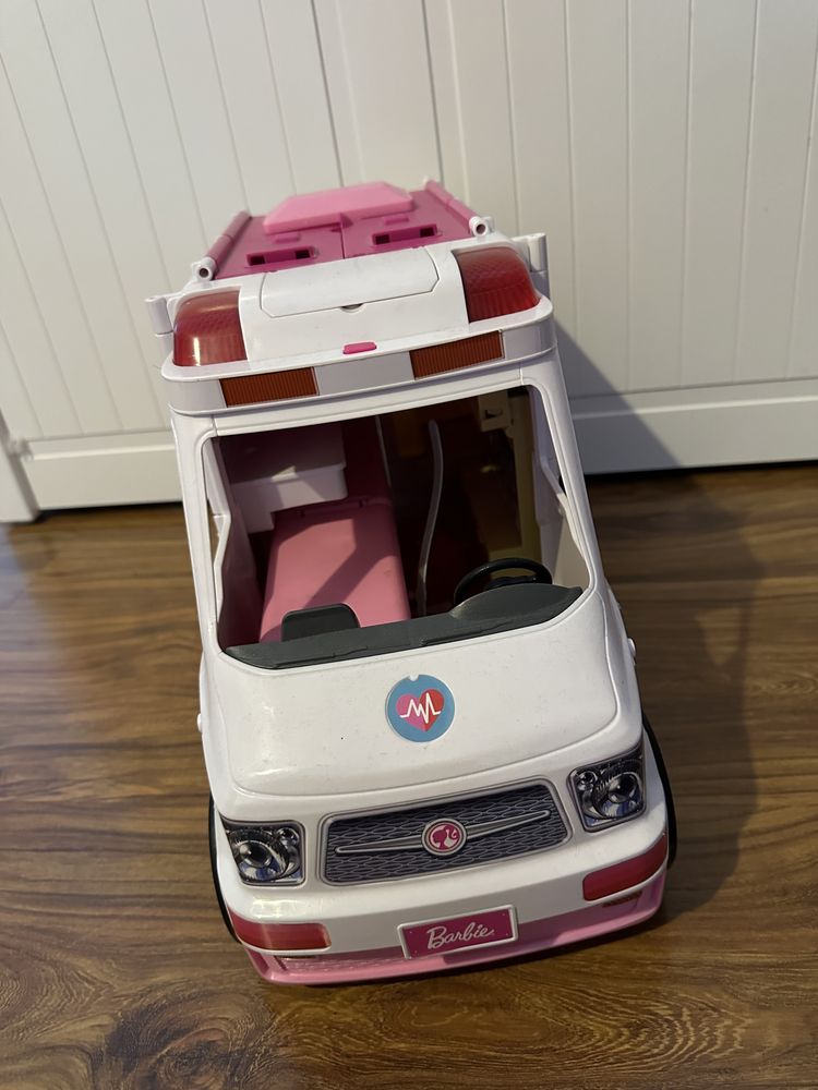 Barbie mattel ambulans auto karetka zestaw