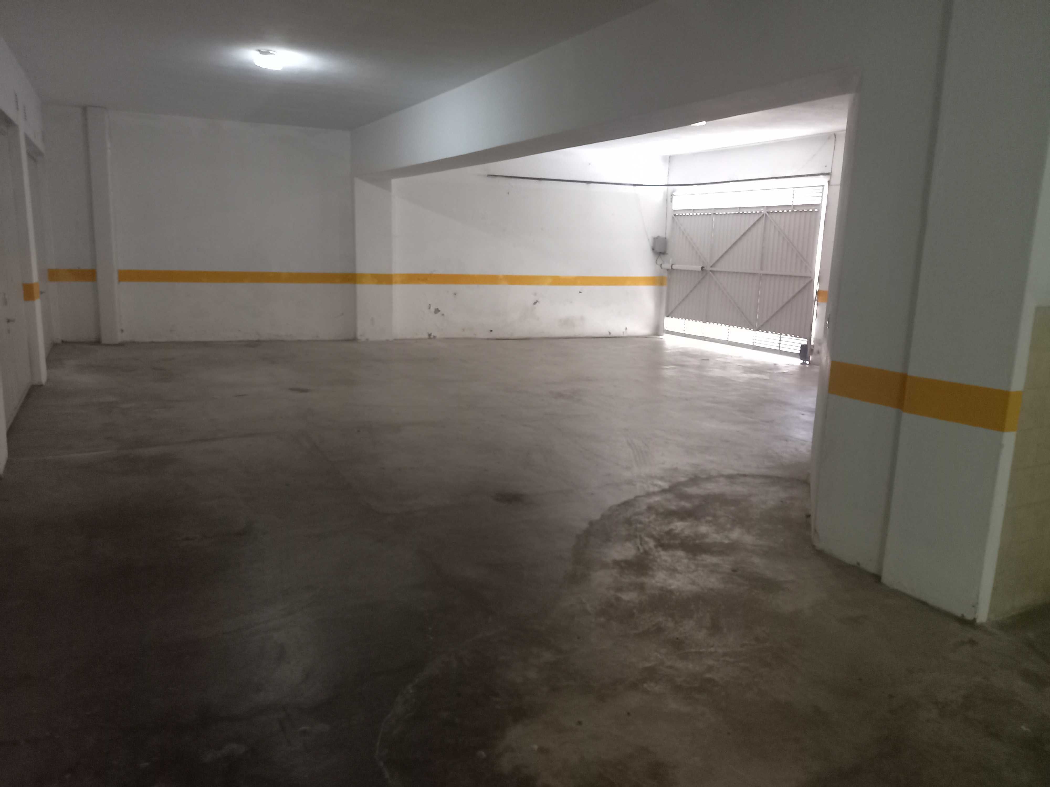 Vende Garagem (Quinta D.João)