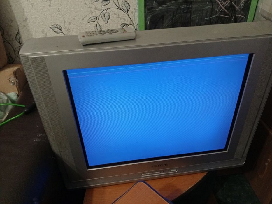 Телек бальшой пульт в каплеть ідеть