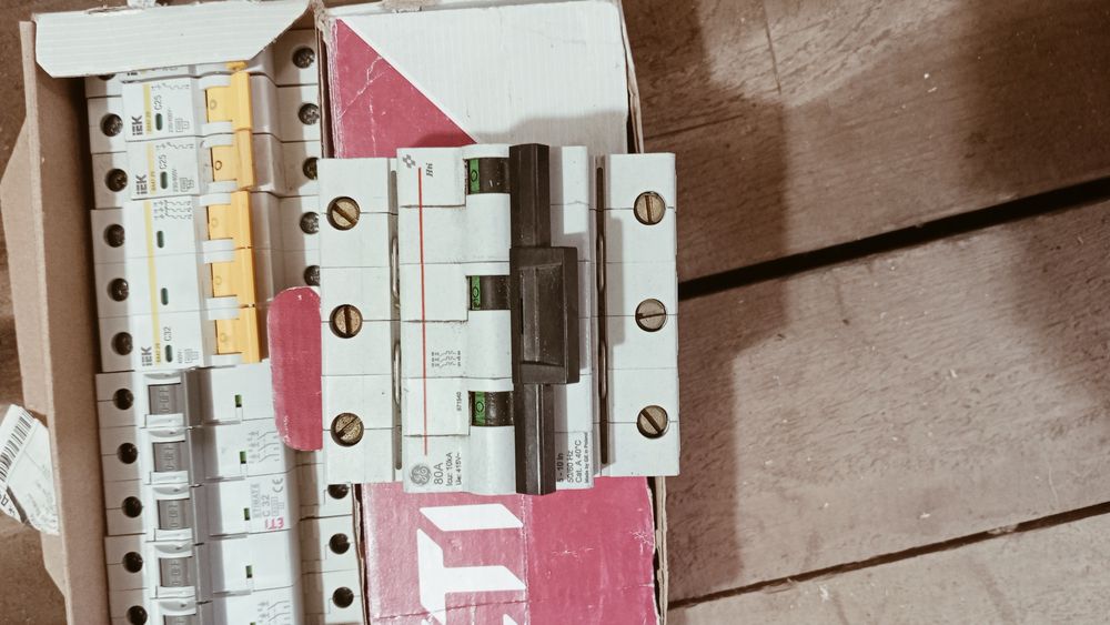 НОВІ.Диференційні автомати та автомати захисту мережі..