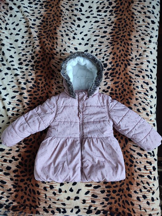 Зимова куртка на дівчинку