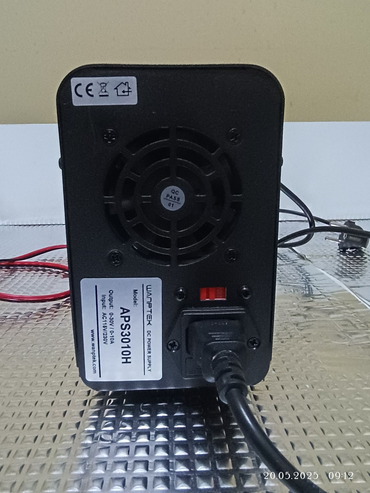 Лабораторний блок живлення Wanptek APS3010H
