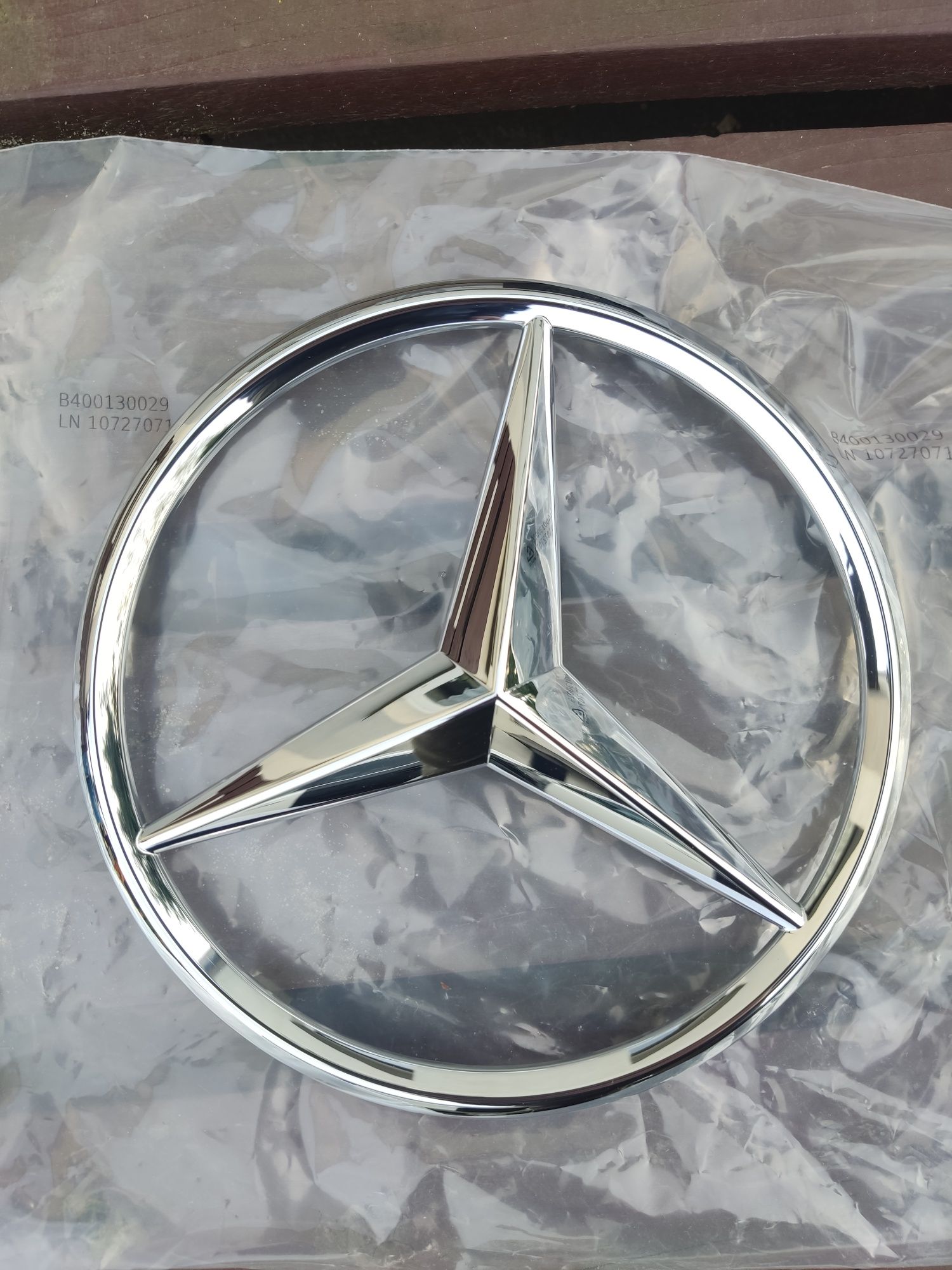 Znaczek Logo Emblemat Mercedes