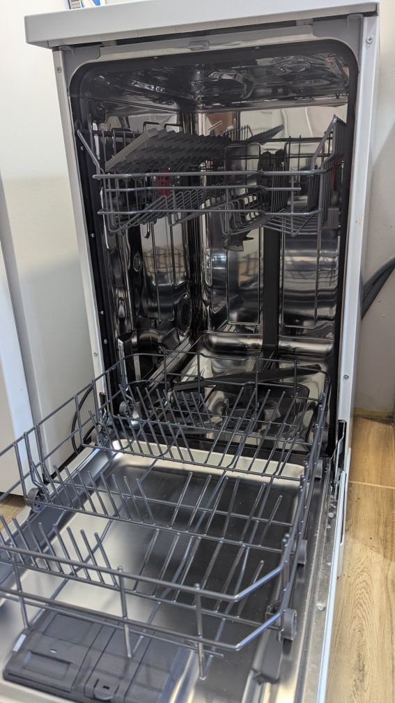 Zmywarka Whirlpool 45 cm jak nowa