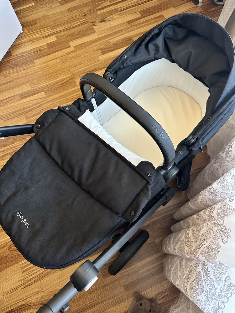 Коляска фірми Cybex