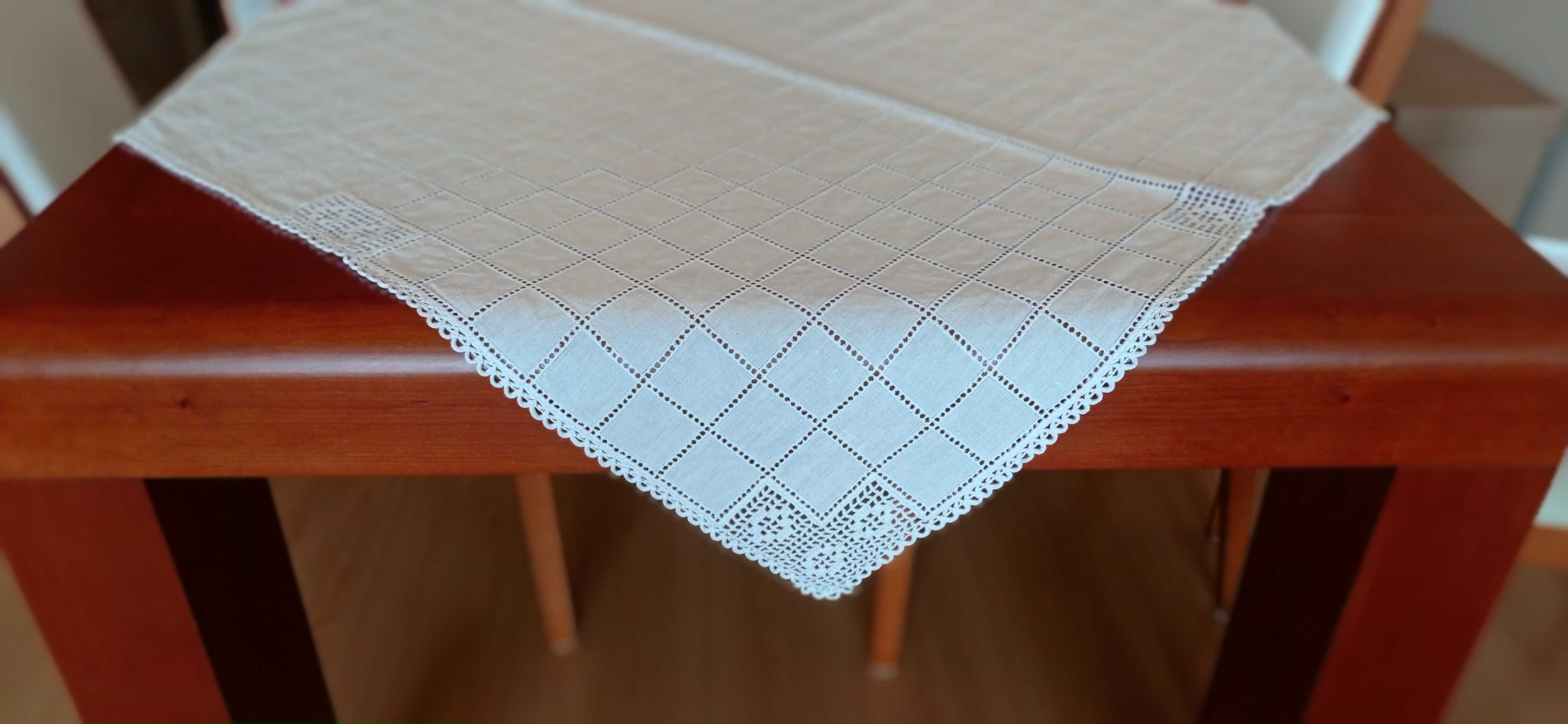 Toalha em linho com renda