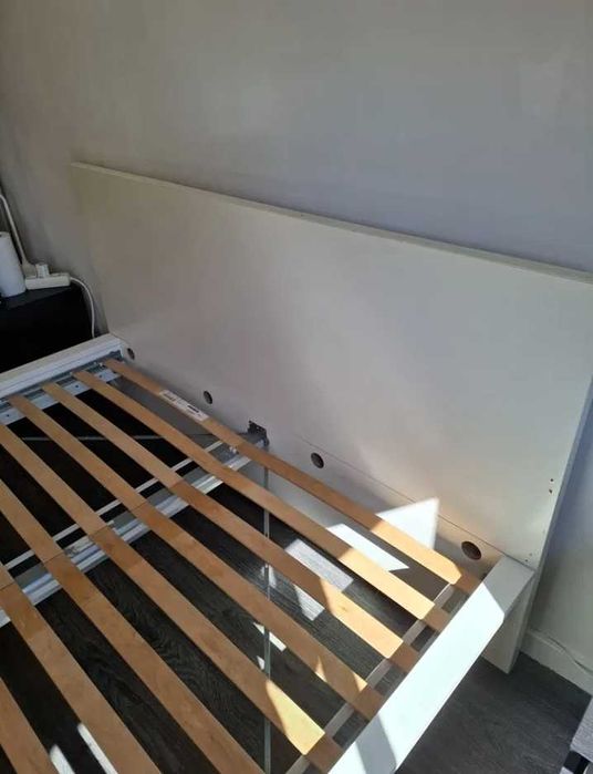 Cama de casal Ikea Malm branca 160x200 com estrado