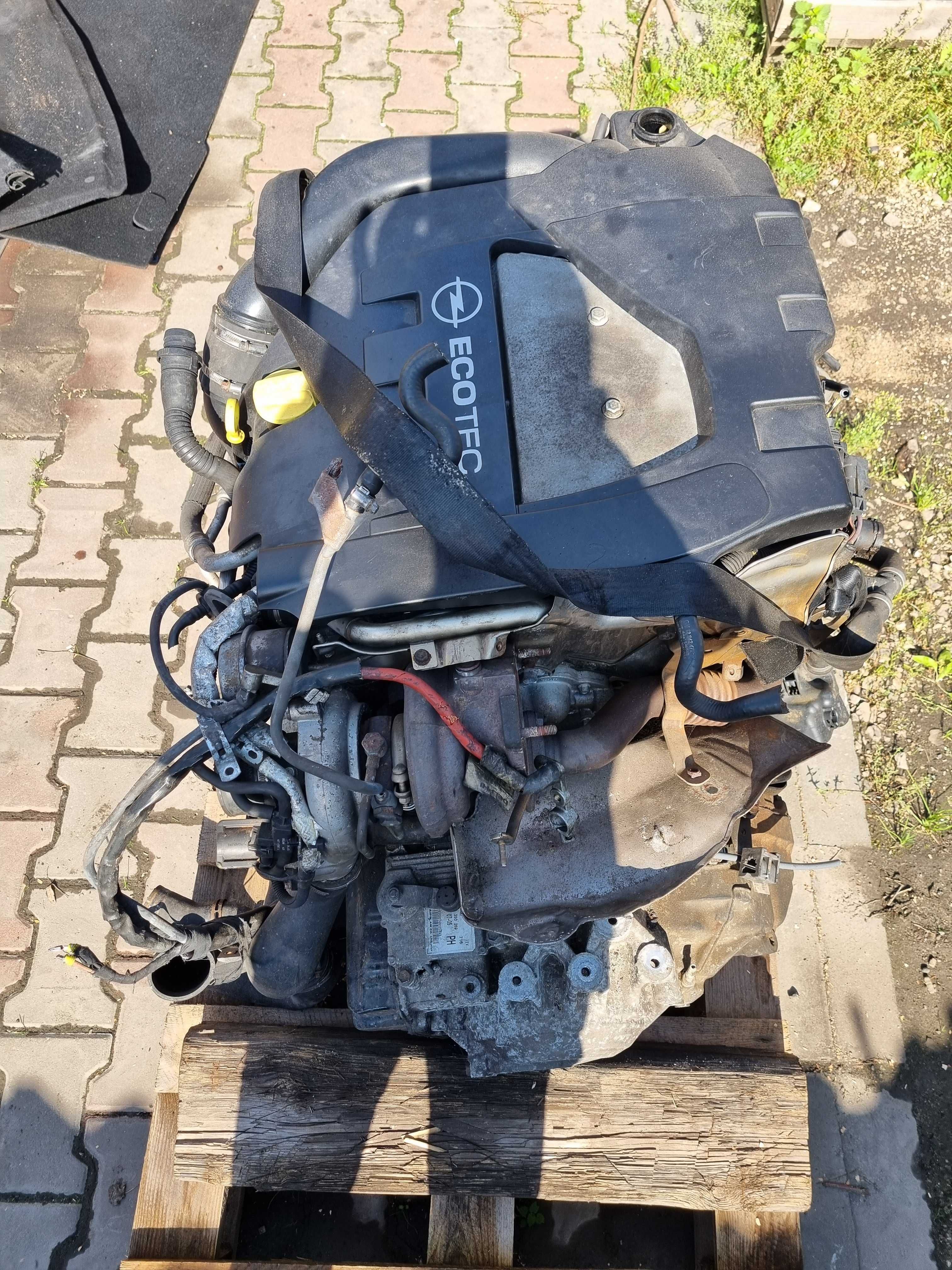 Opel Signum Lift Silnik Kompletny Z28NET