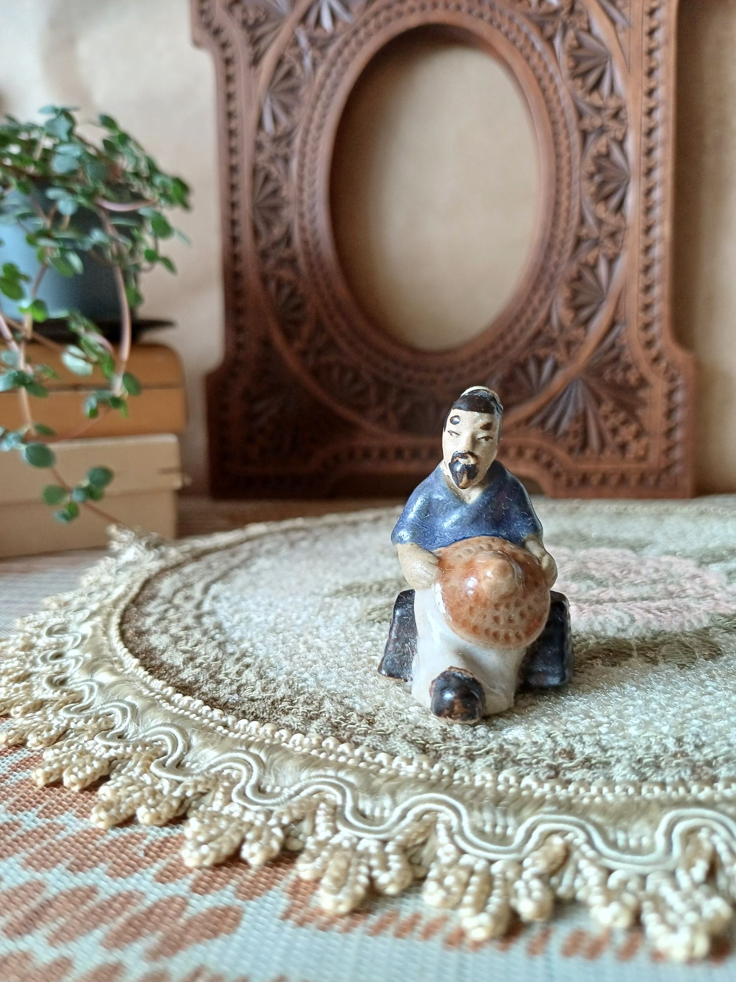 Orientalna figurka chińczyk japończyk stara porcelanowa ceramiczna vin