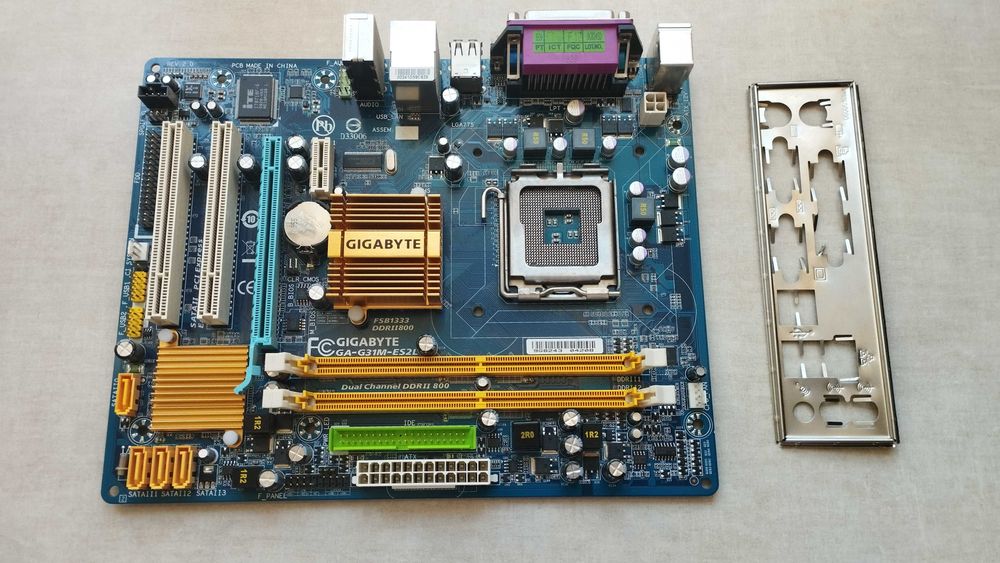 Płyta GIGABYTE GA-G31M-ES2L+Procesory