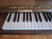 Pianino Legnica – ponad 50-letnie, z krzesełkiem GRATIS – 3500 zł