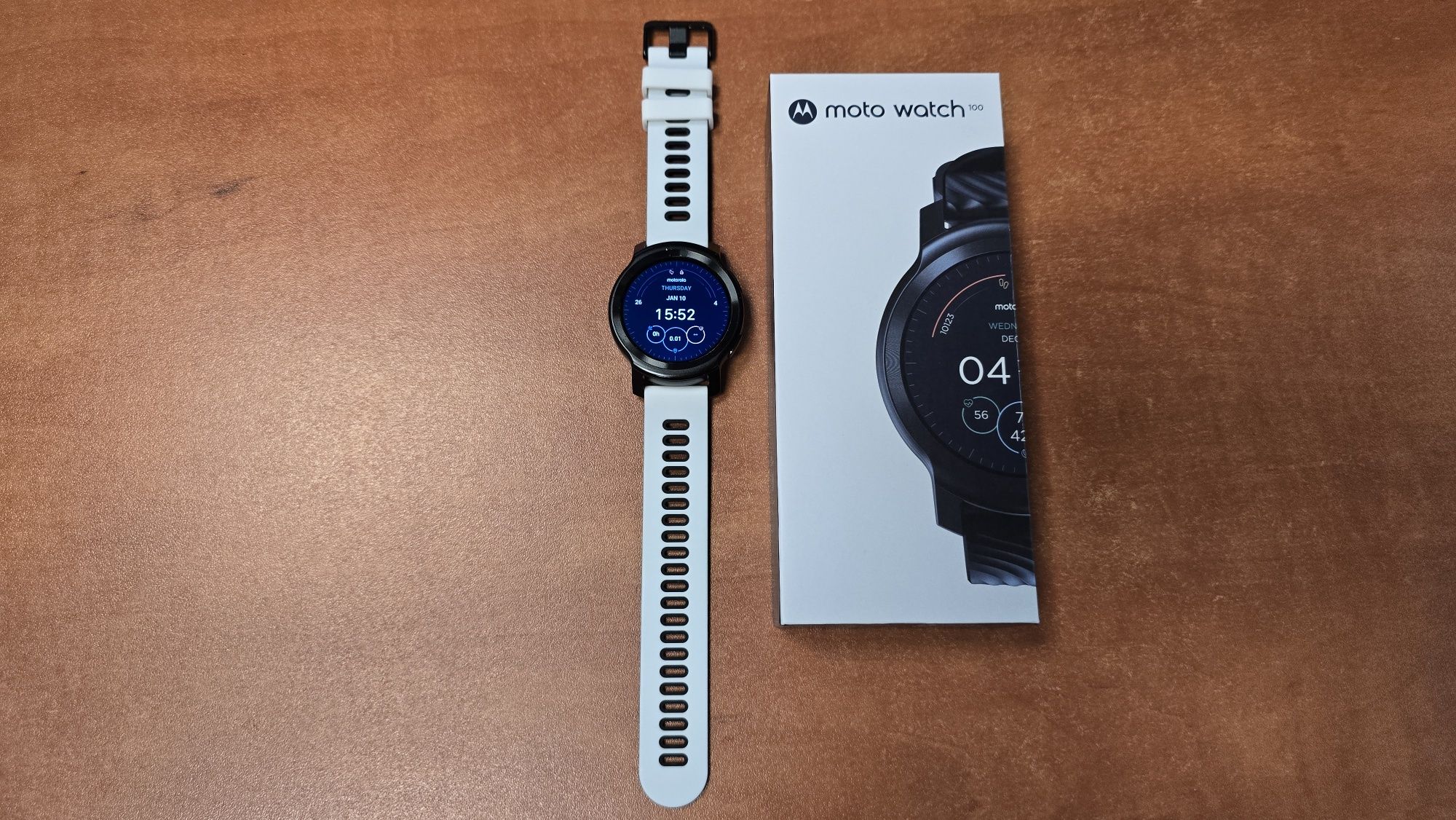 Motorola Moto Watch 100 czarna, stan bdb