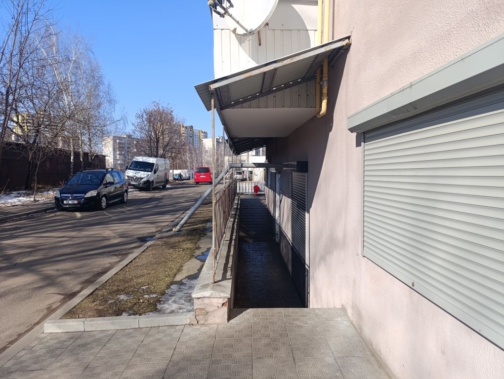 Продаж комерційного приміщення 170м цоколь, про.Миру 271в