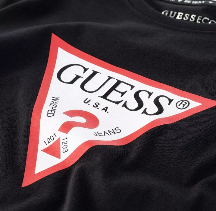 Zestaw prezentowy Guess koszulka damska i skarpety