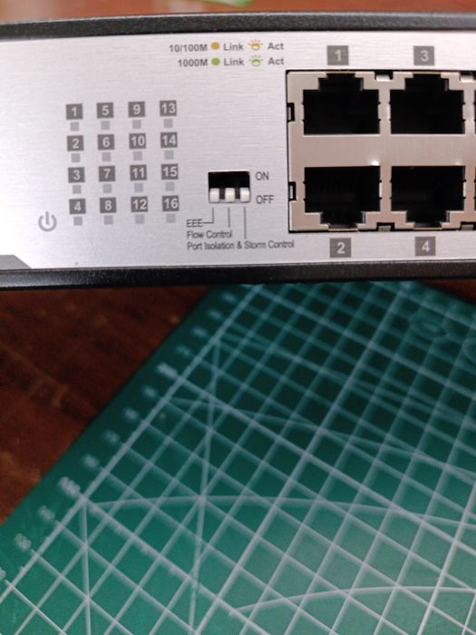 D-Link DGS-1016D switch 16 portas