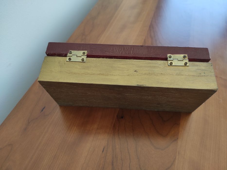 Pequeno guarda jóias madeira decorada