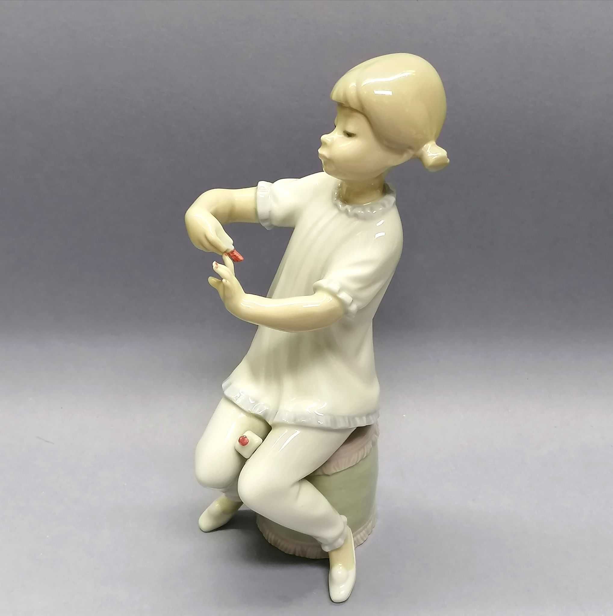 Dziewczątko, figurka Lladro Hiszpania