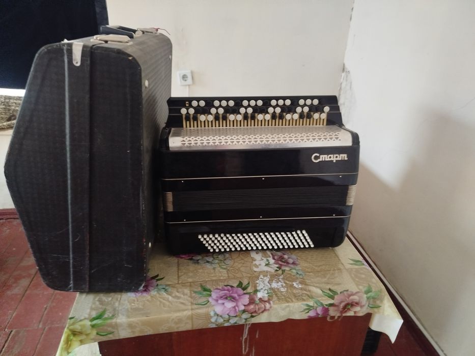 Продам баян "Старт".
