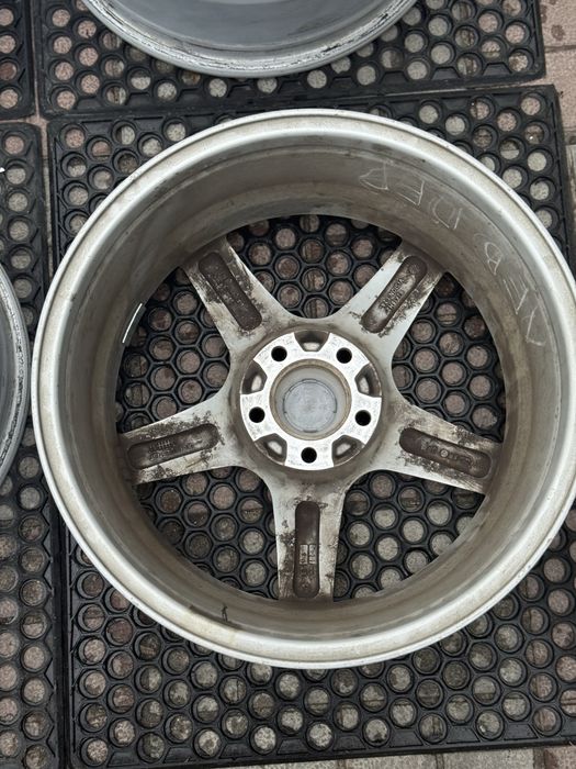 диски Tesla Model 3 гарний стан R18 5 114,3