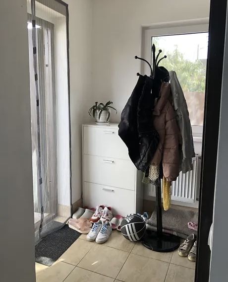 Продаж двоповерхового будинку